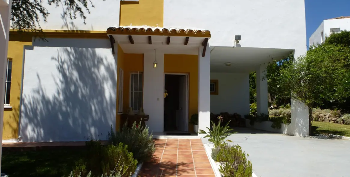 Short-term rent of detached villa in Nueva Andalucía 33