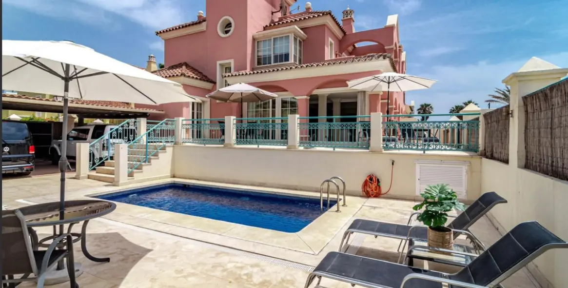 Краткосрочная аренда  отдельно стоящей виллы в Marbella 15