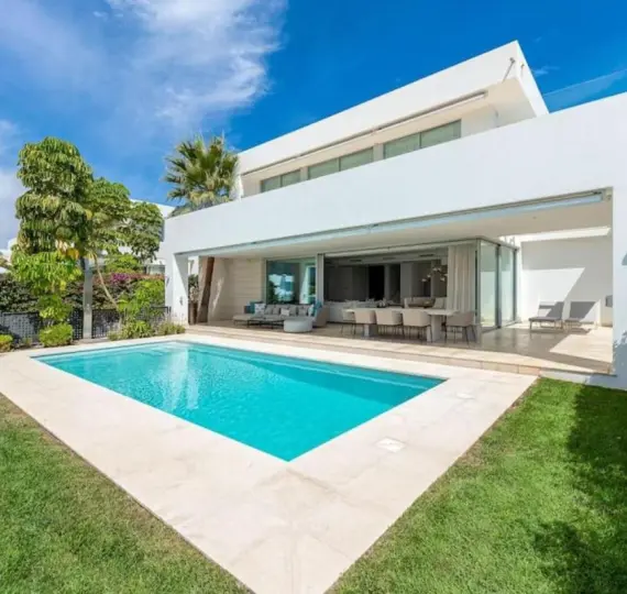 Краткосрочная аренда  отдельно стоящей виллы в Río Real