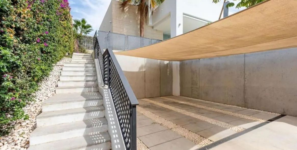 Short-term rent of detached villa in Río Real 22