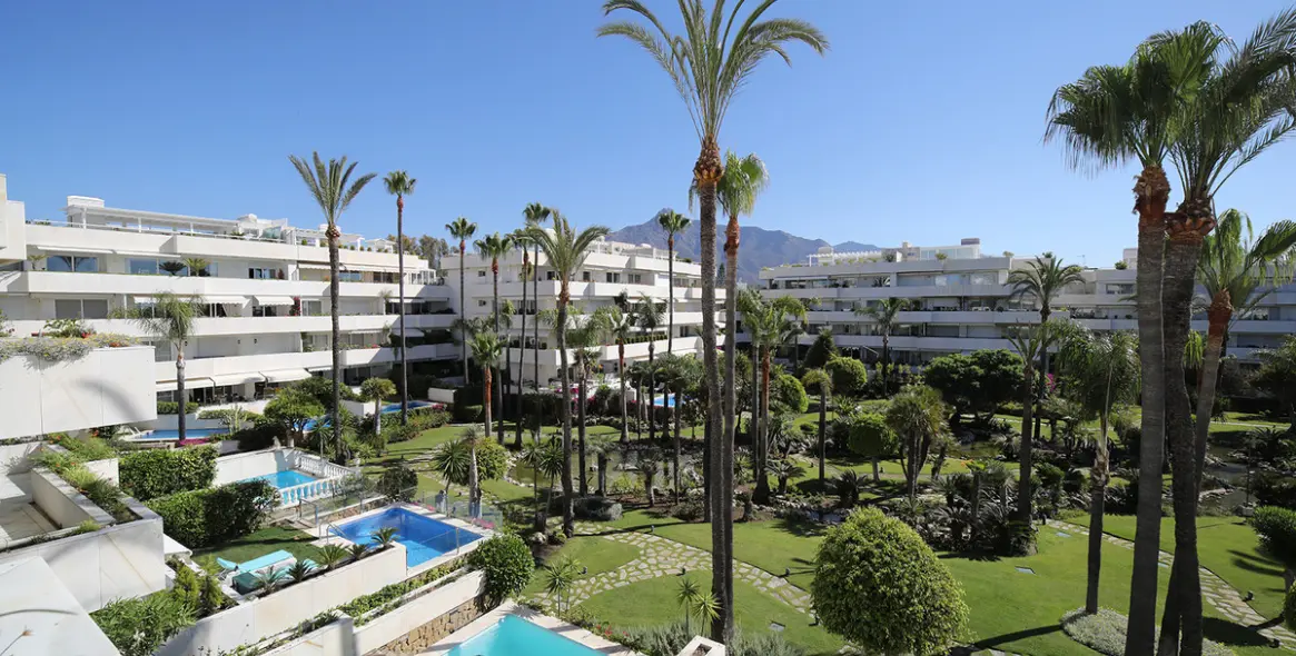 Short-term rent of middle floor apartment in Nueva Andalucía 1