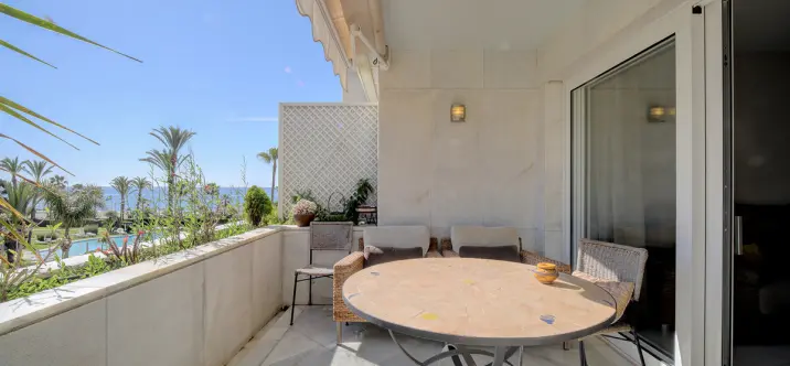 Short-term rent of middle floor apartment in Nueva Andalucía 4