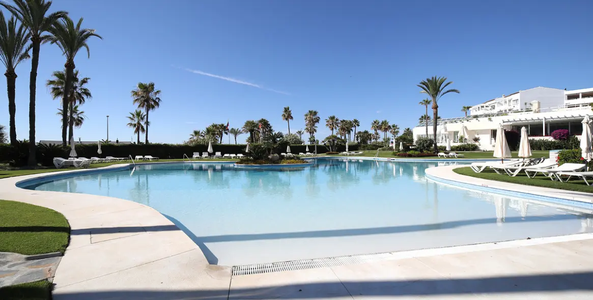 Short-term rent of middle floor apartment in Nueva Andalucía 7