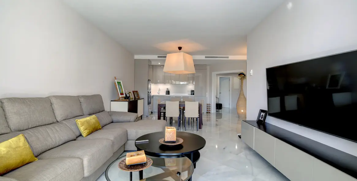 Short-term rent of middle floor apartment in Nueva Andalucía 10