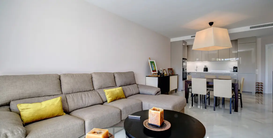 Short-term rent of middle floor apartment in Nueva Andalucía 17