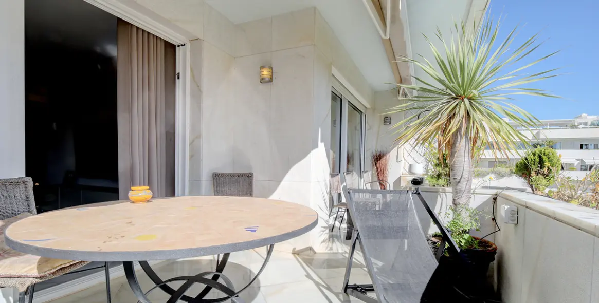 Short-term rent of middle floor apartment in Nueva Andalucía 27