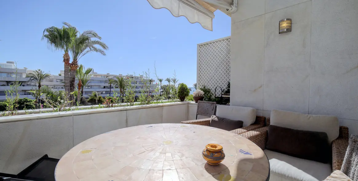 Short-term rent of middle floor apartment in Nueva Andalucía 28