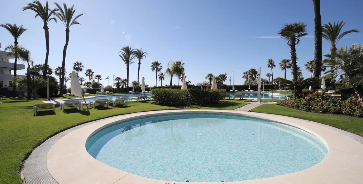 Short-term rent of middle floor apartment in Nueva Andalucía 29