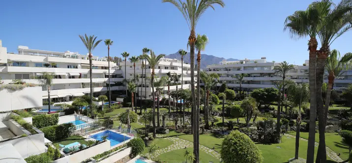 Short-term rent of middle floor apartment in Nueva Andalucía 0
