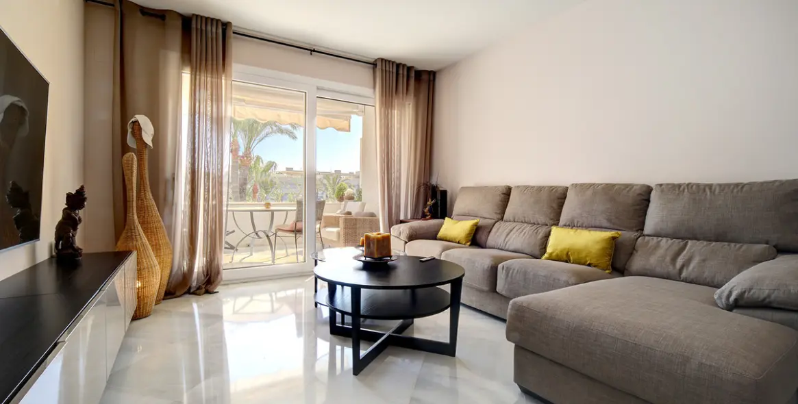Short-term rent of middle floor apartment in Nueva Andalucía 21