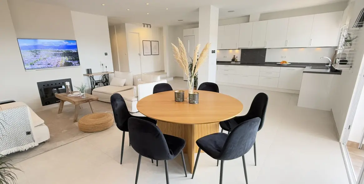 Alquiler a corto plazo de villa independiente en Nueva Andalucía 2