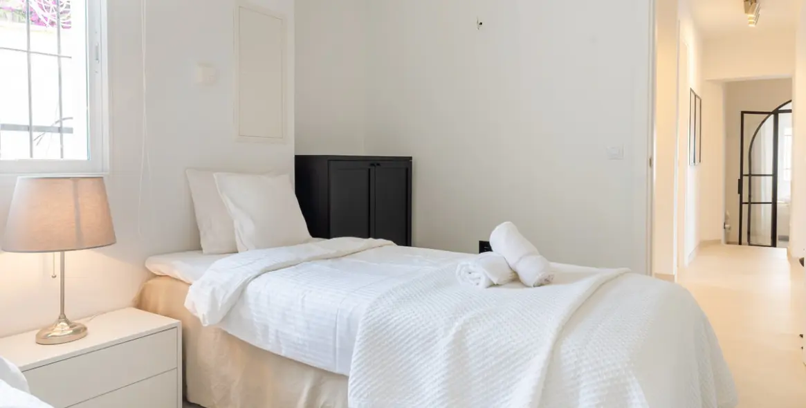 Alquiler a corto plazo de villa independiente en Nueva Andalucía 14