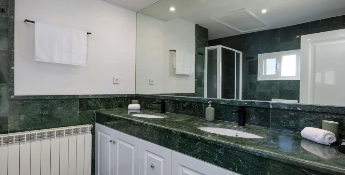 Alquiler a corto plazo de adosado en Elviria 39