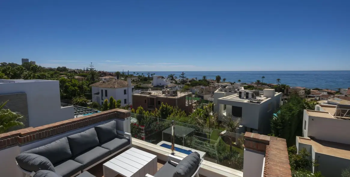 Alquiler a corto plazo de adosado en Elviria 40