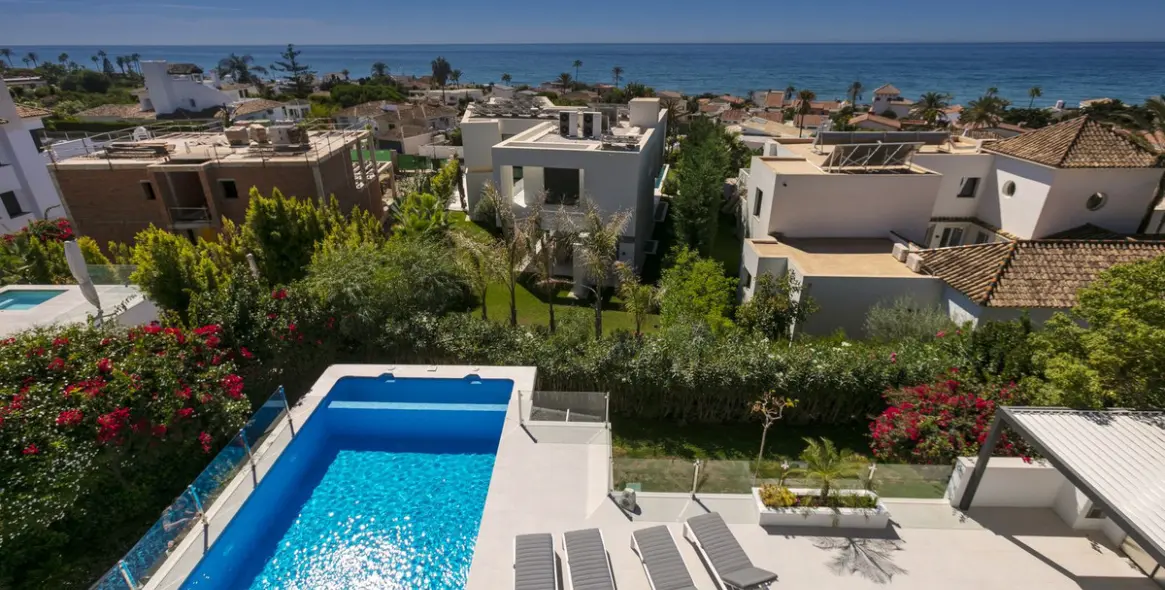 Alquiler a corto plazo de adosado en Elviria 41