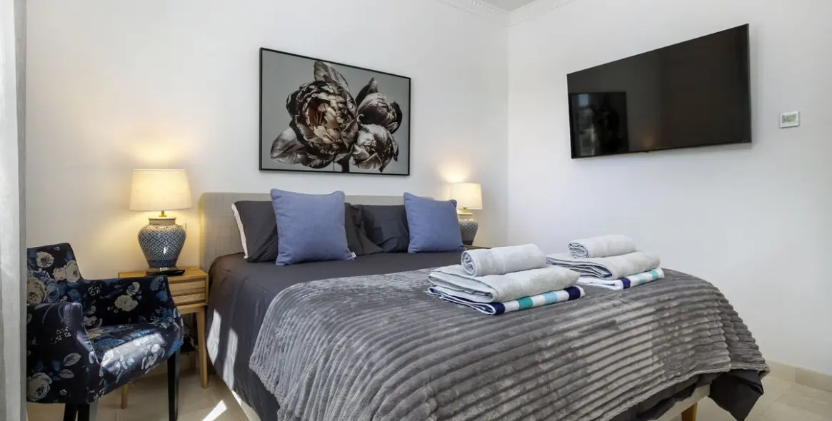 Alquiler a corto plazo de adosado en Elviria 46