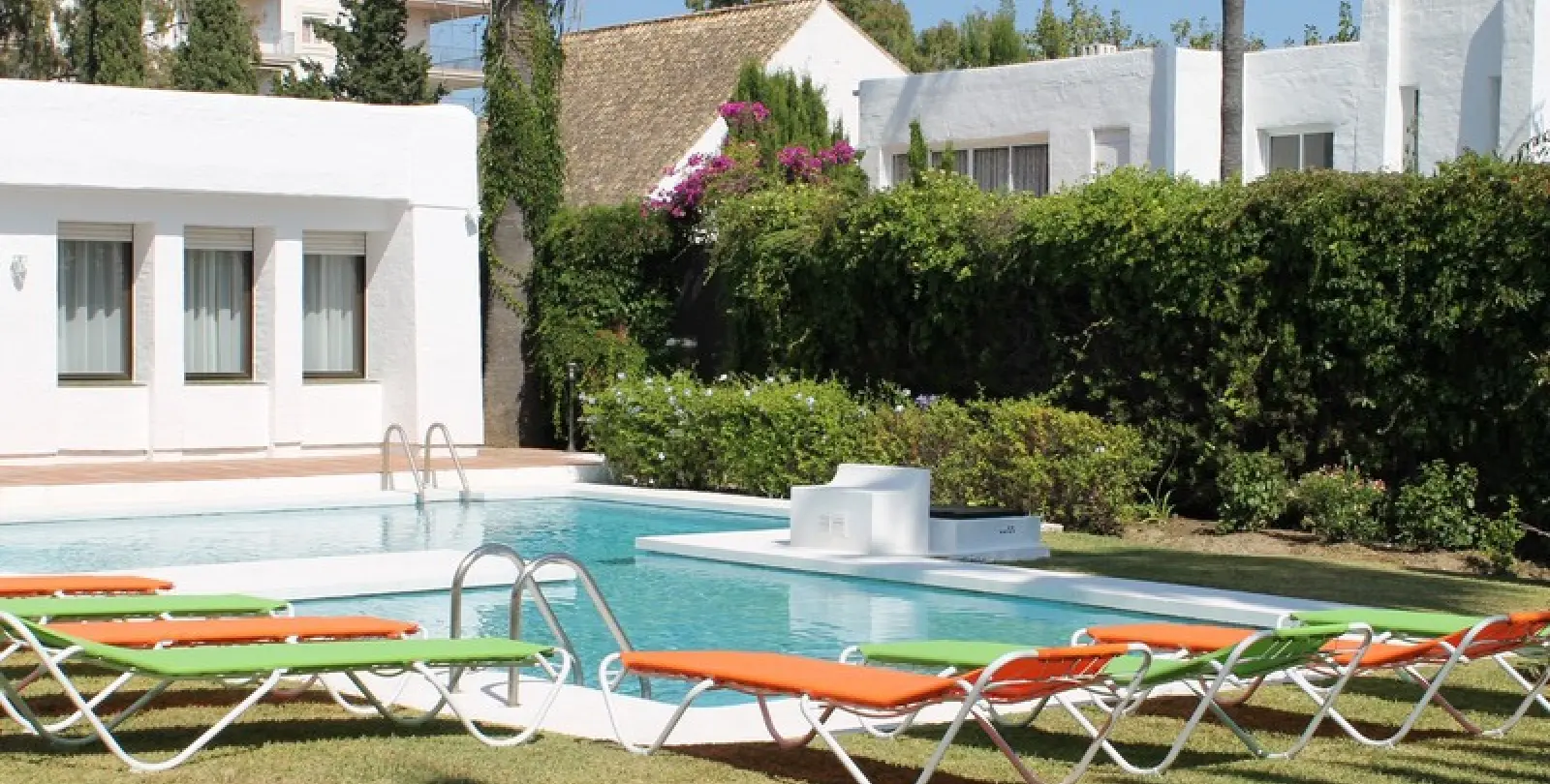 Alquiler a corto plazo de villa independiente en Puerto Banús 1