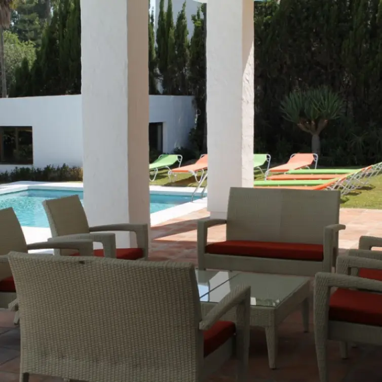 Alquiler a corto plazo de villa independiente en Puerto Banús