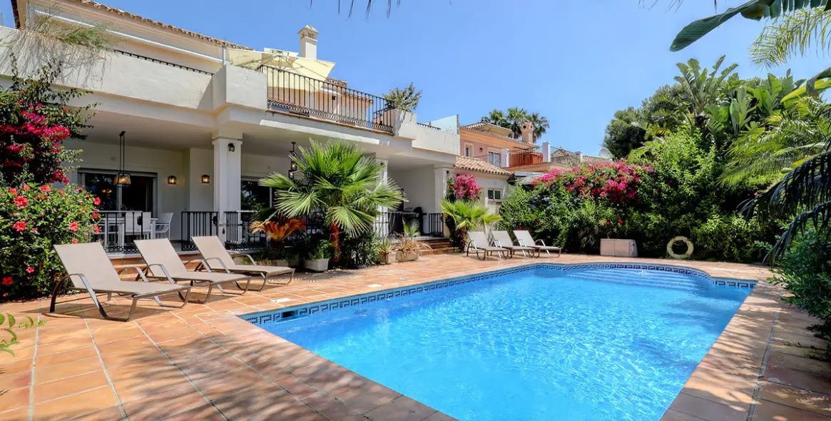 Краткосрочная аренда  отдельно стоящей виллы в Cabopino 1