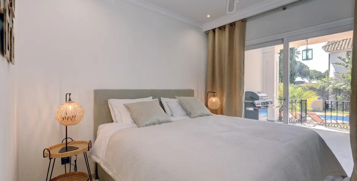 Краткосрочная аренда  отдельно стоящей виллы в Cabopino 24