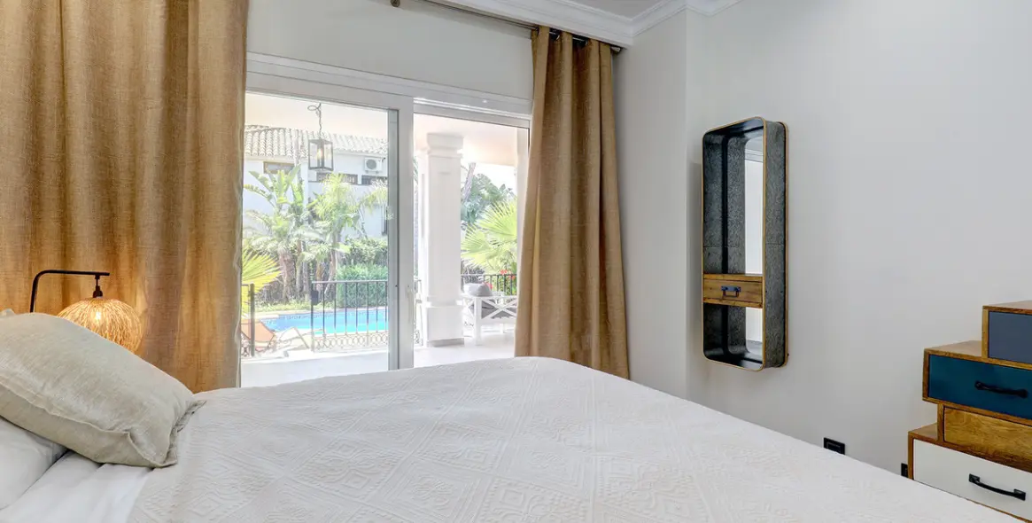 Краткосрочная аренда  отдельно стоящей виллы в Cabopino 26