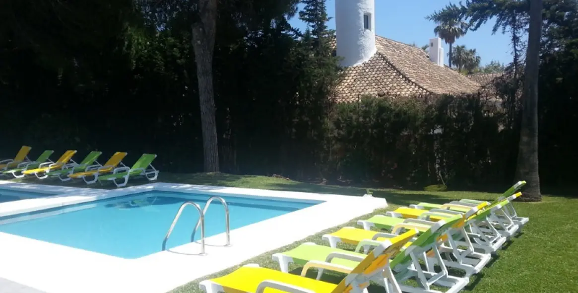 Short-term rent of detached villa in Puerto Banús 1