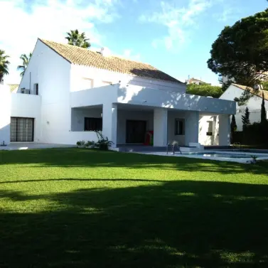 Short-term rent of detached villa in Puerto Banús