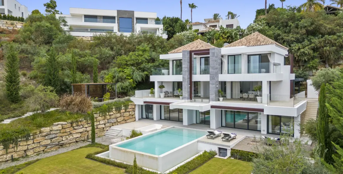 Short-term rent of detached villa in Benahavís 1