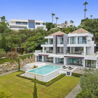 Short-term rent of detached villa in Benahavís