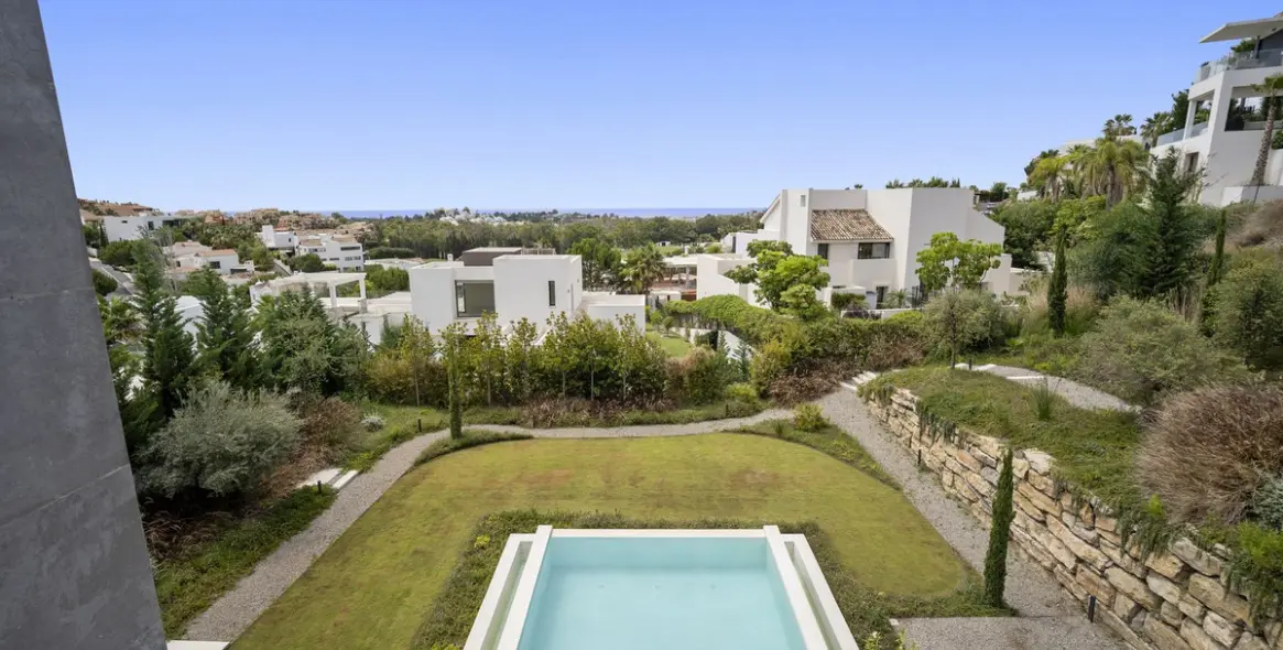 Short-term rent of detached villa in Benahavís 41