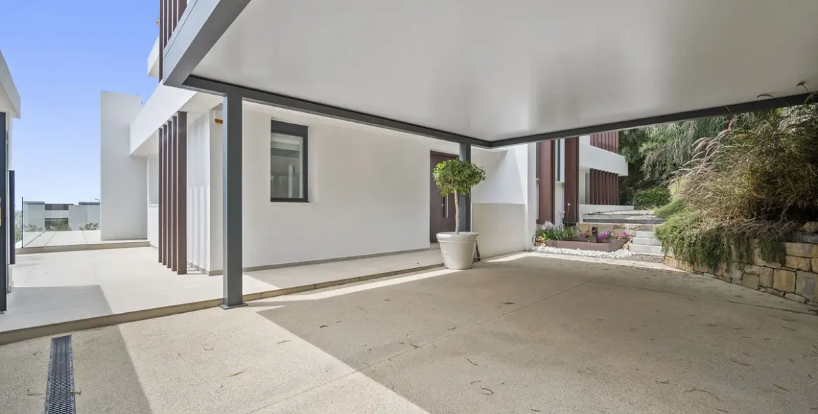 Short-term rent of detached villa in Benahavís 43