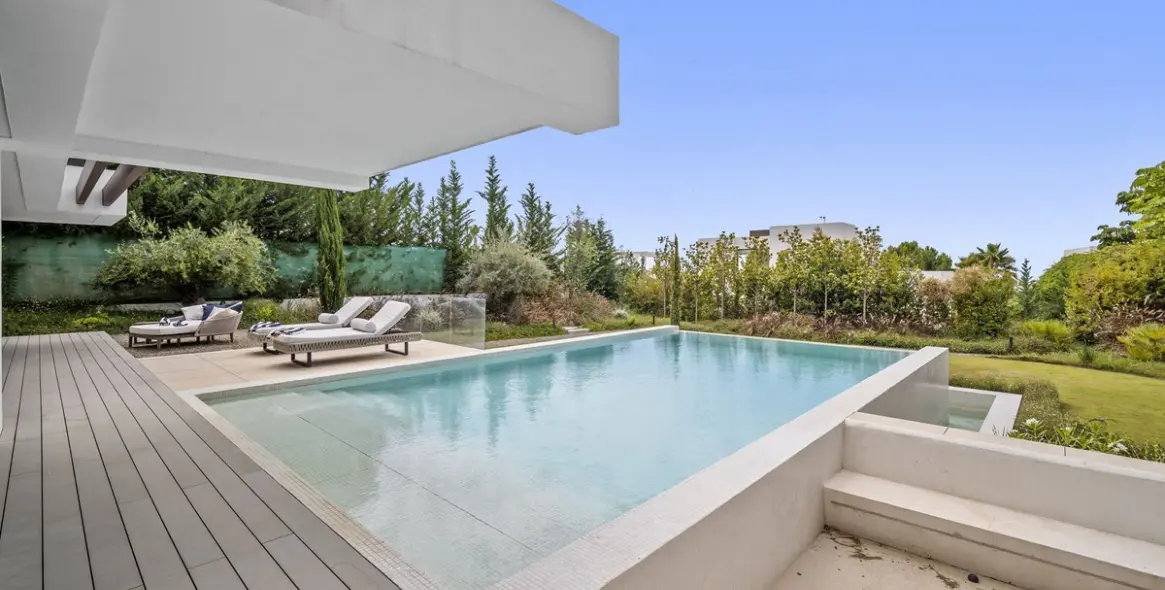 Short-term rent of detached villa in Benahavís 46