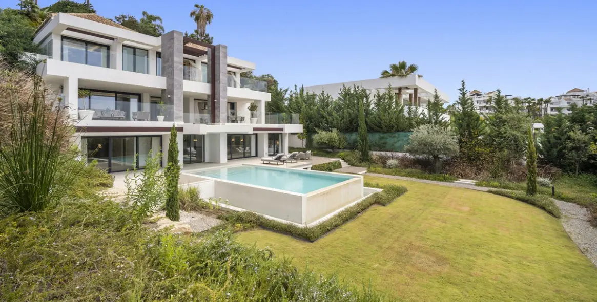 Short-term rent of detached villa in Benahavís 48