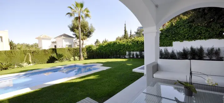 Short-term rent of detached villa in Nueva Andalucía 1