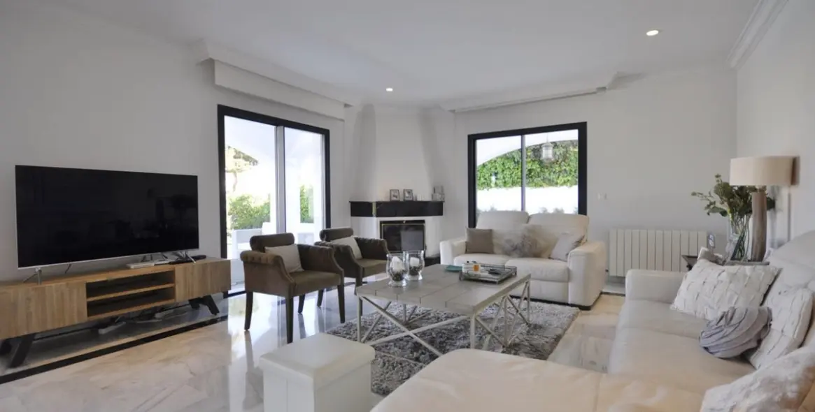 Short-term rent of detached villa in Nueva Andalucía 3