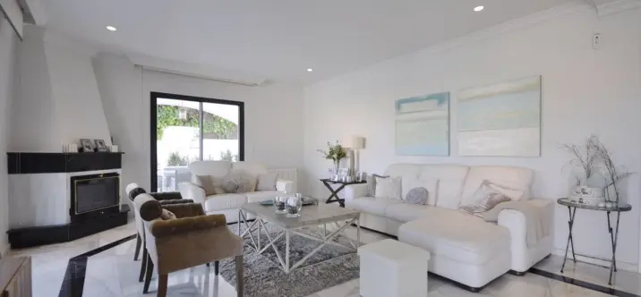 Short-term rent of detached villa in Nueva Andalucía 3