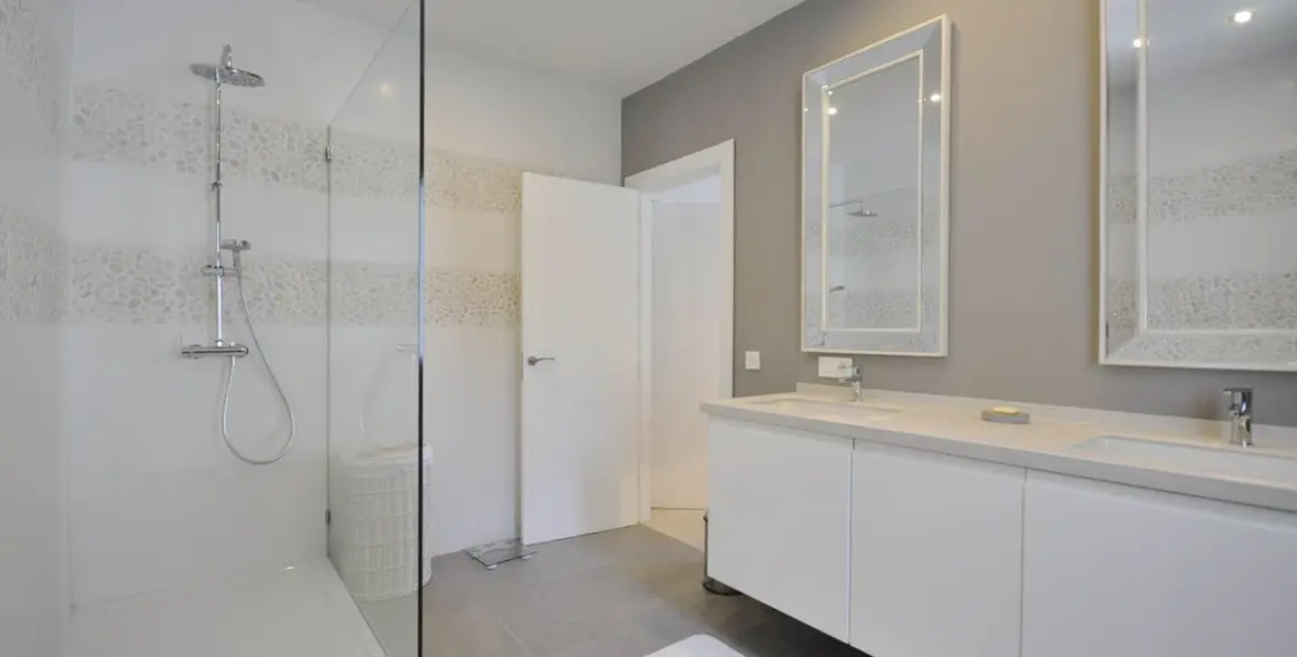 Short-term rent of detached villa in Nueva Andalucía 14