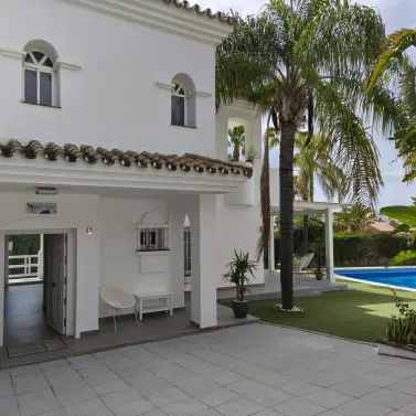 Short-term rent of detached villa in Atalaya