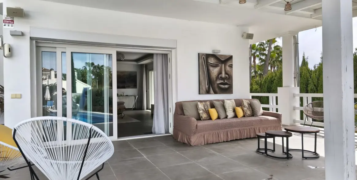 Short-term rent of detached villa in Atalaya 2