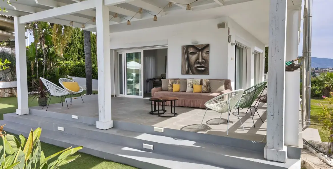 Short-term rent of detached villa in Atalaya 3