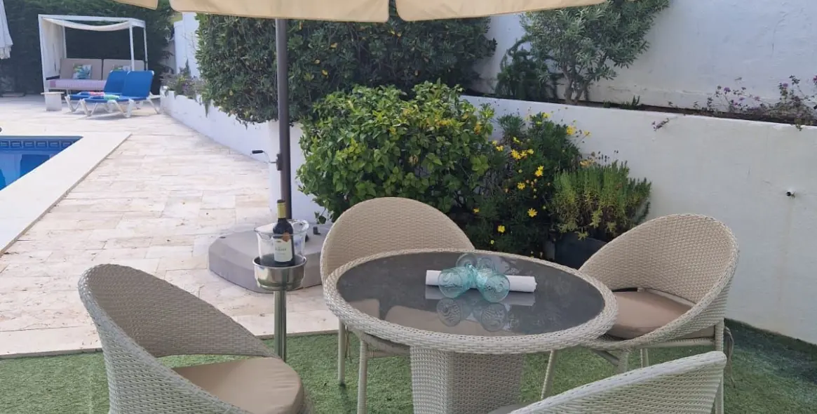 Short-term rent of detached villa in Atalaya 8