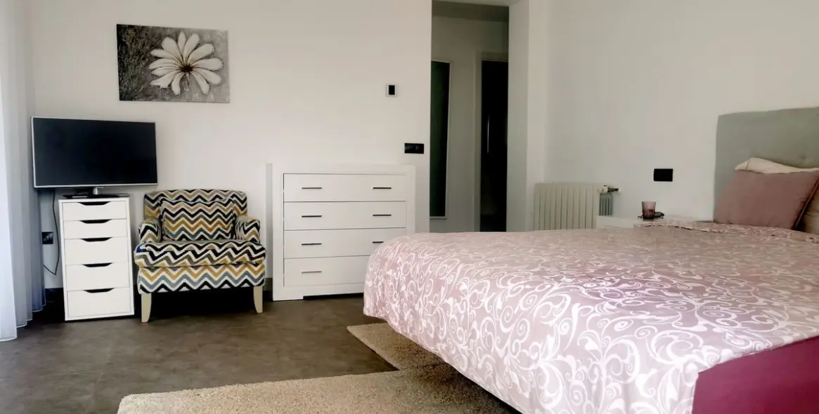 Short-term rent of detached villa in Atalaya 21