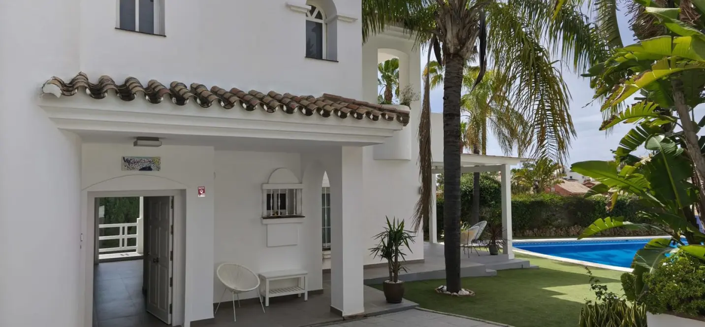 Short-term rent of detached villa in Atalaya 0