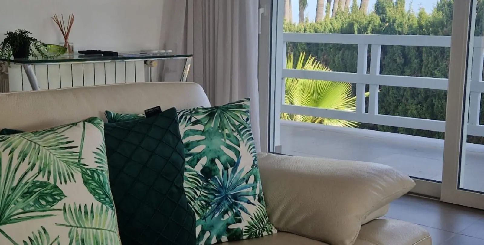 Short-term rent of detached villa in Atalaya 6