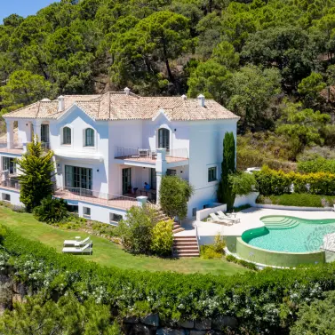 Short-term rent of detached villa in Benahavís