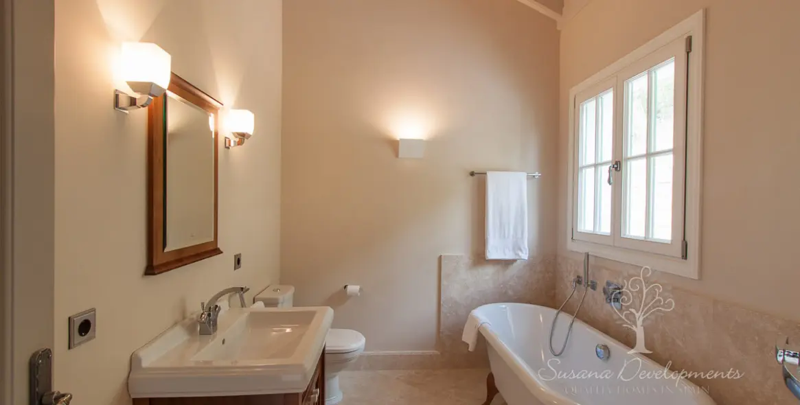 Short-term rent of detached villa in Benahavís 11