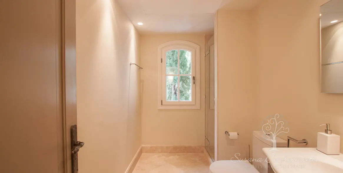 Short-term rent of detached villa in Benahavís 29