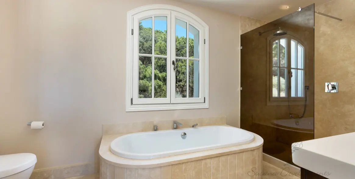 Short-term rent of detached villa in Benahavís 38