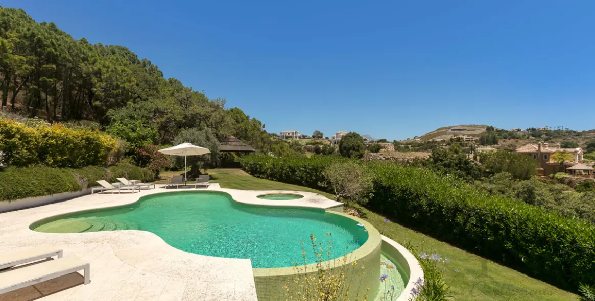 Short-term rent of detached villa in Benahavís 60