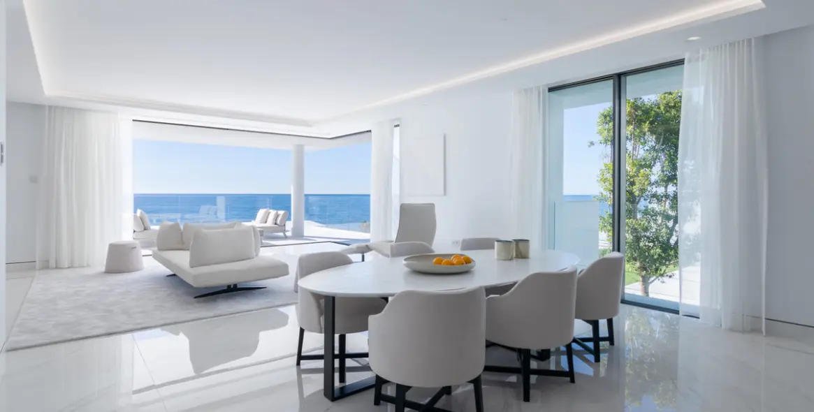 Short-term rent of middle floor apartment in Estepona 11